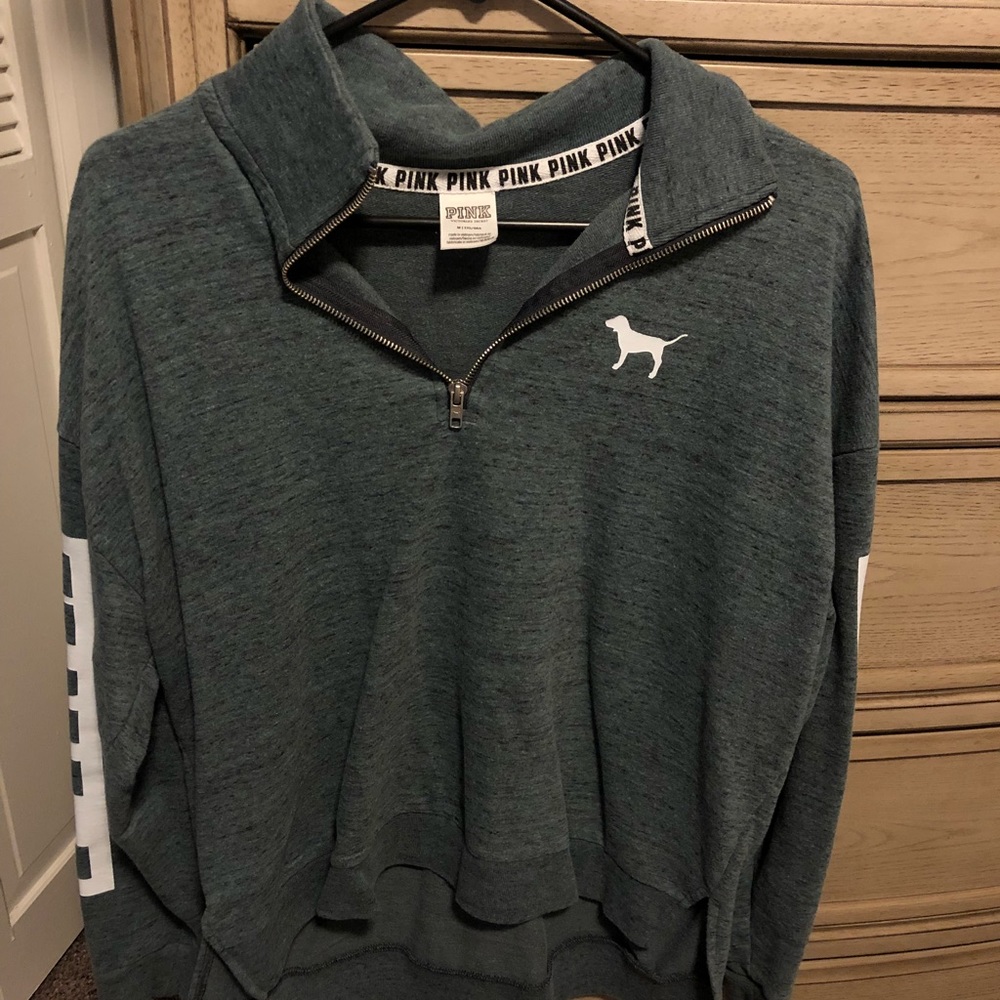 VS pink pullover